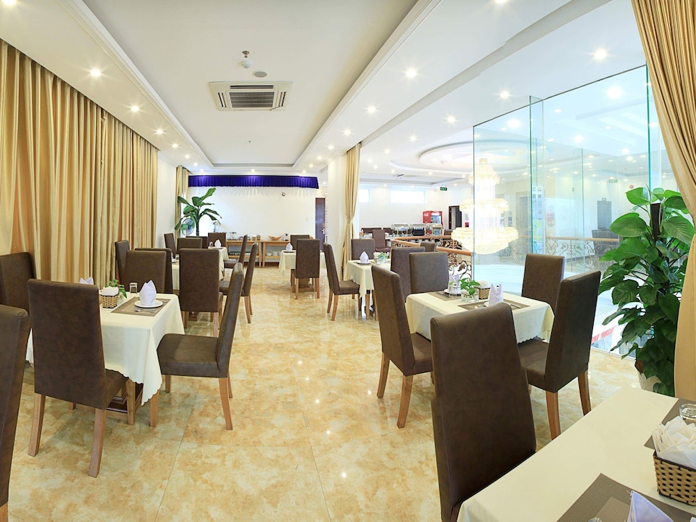Royal Family Hotel Da Nang 37/50