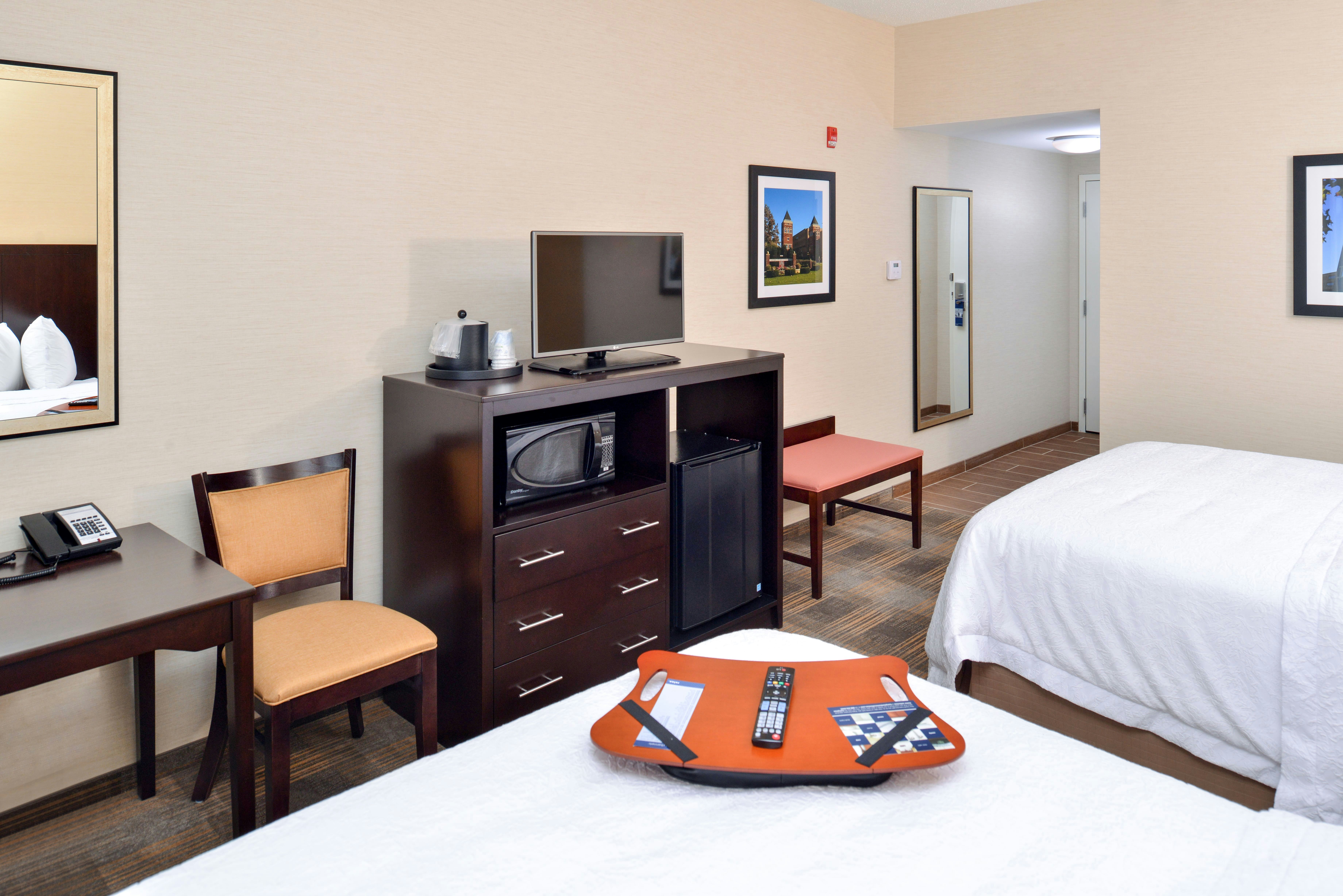 غرفة بسريرين كوين، Hampton Inn & Suites California University-Pittsburgh 6/9