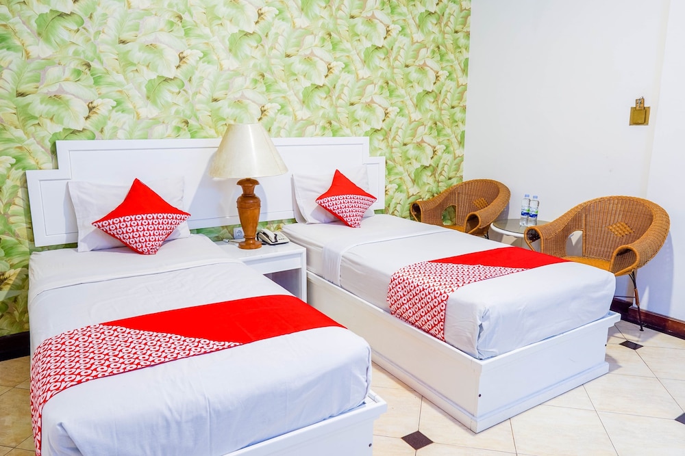 Collection O 1452 Hotel Utari 18/44
