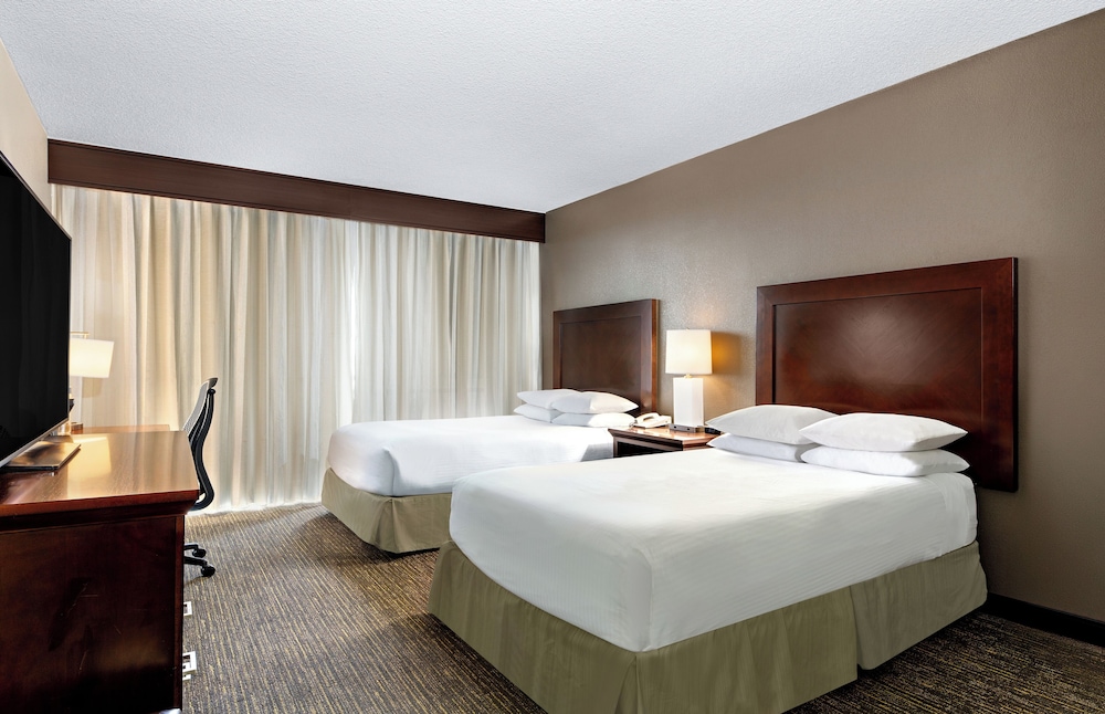 DELUXE, 2 DOUBLE BEDS