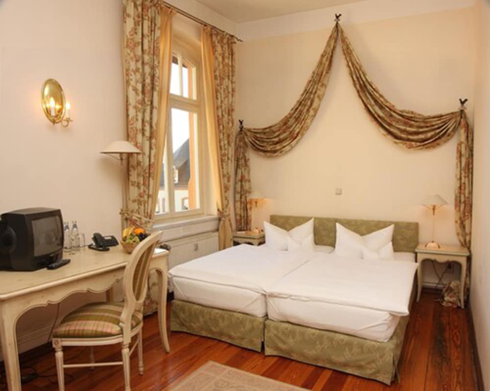Hotel Graf von Mansfeld 11/50