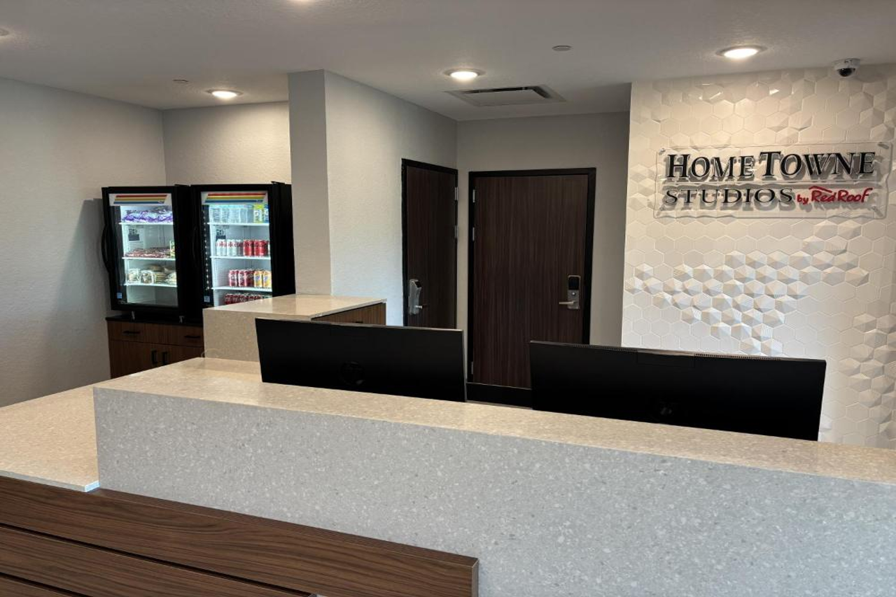 HomeTowne Studios by Red Roof Fort Myers 图片4