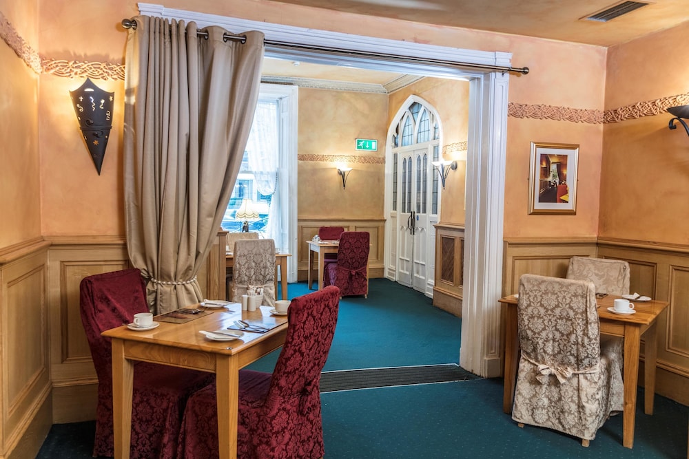 LANSDOWNE HOTEL 28/47