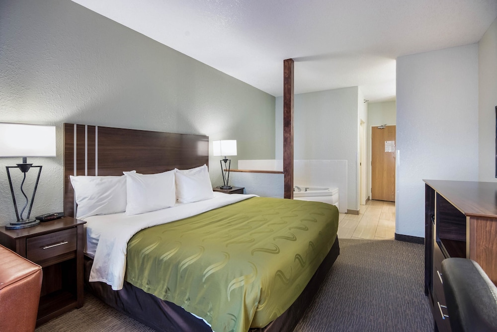 Quality Inn & Suites Pueblo West 18/43