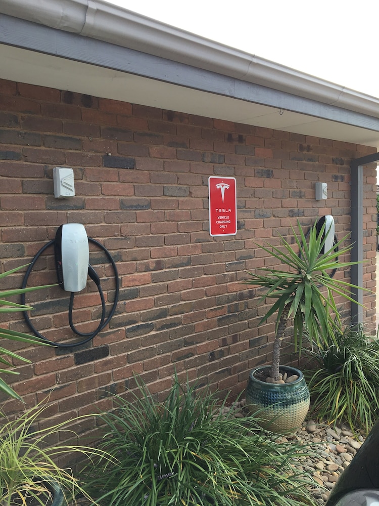Pevensey Motor Lodge 2/52