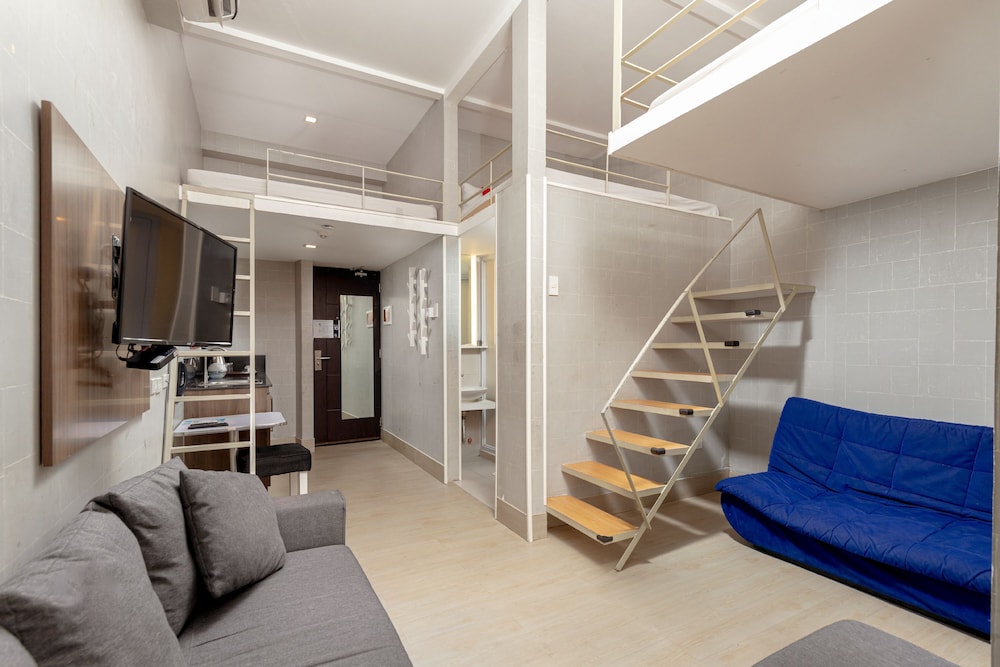 Selah Pods Hotel Manila 18/69