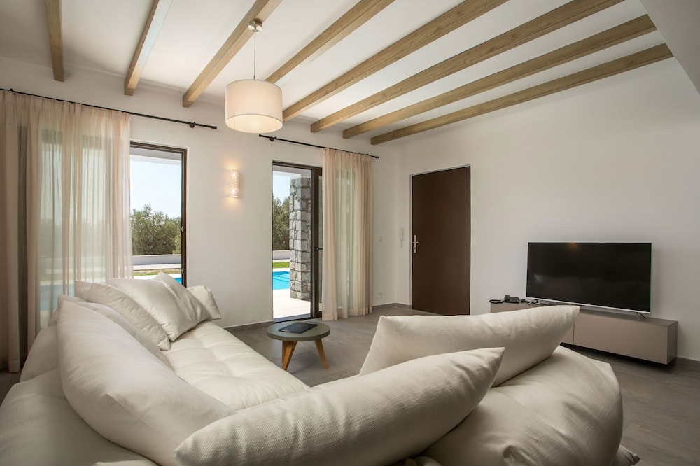 Terra Pietra Luxury Villas & Suites 17/42