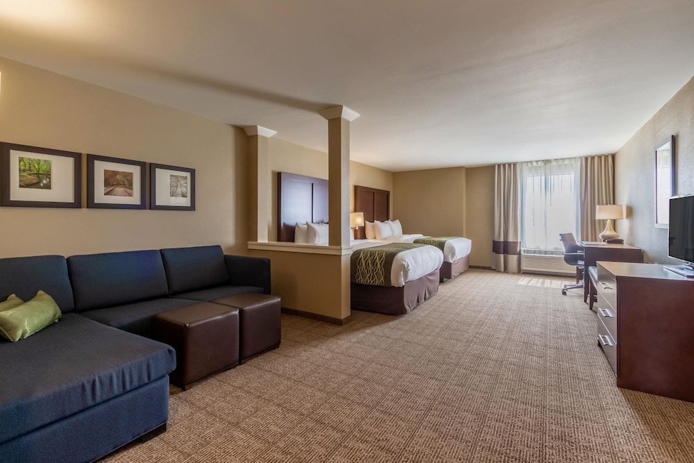 Comfort Inn & Suites - Harrisburg Airport - Hershey South 38/48