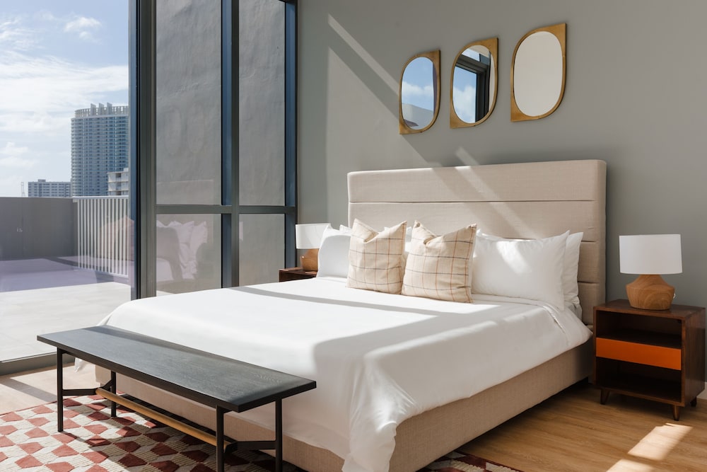 Sonder | 17WEST 25/78