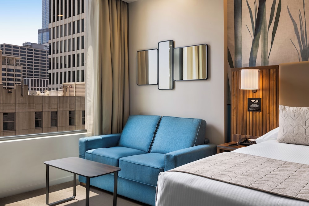RIU Plaza Chicago 35/50