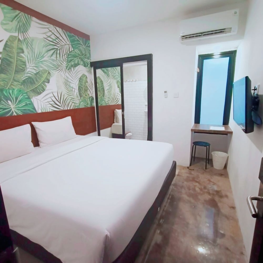 Nunia Tamansari Hotel 8/50