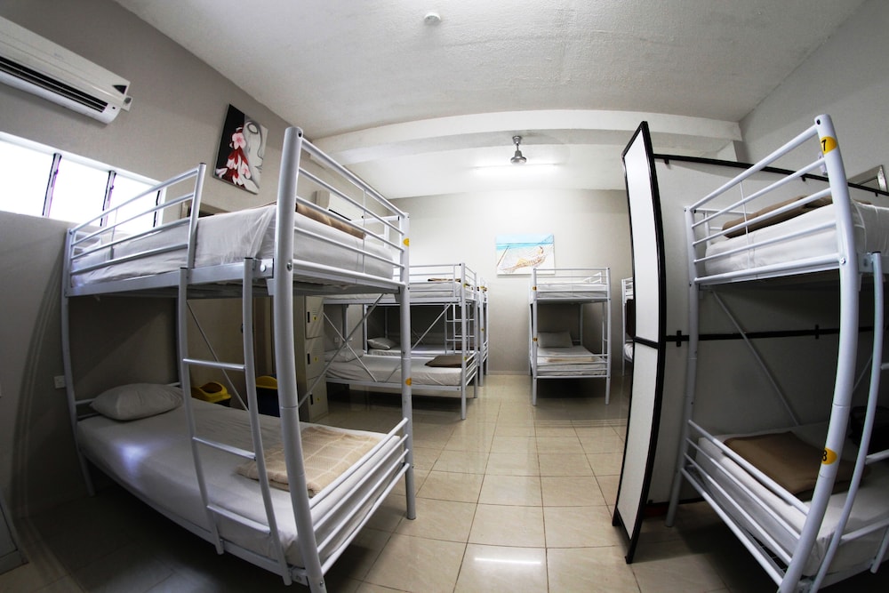 Smugglers Cove Beach Resort and Hotel 24/50