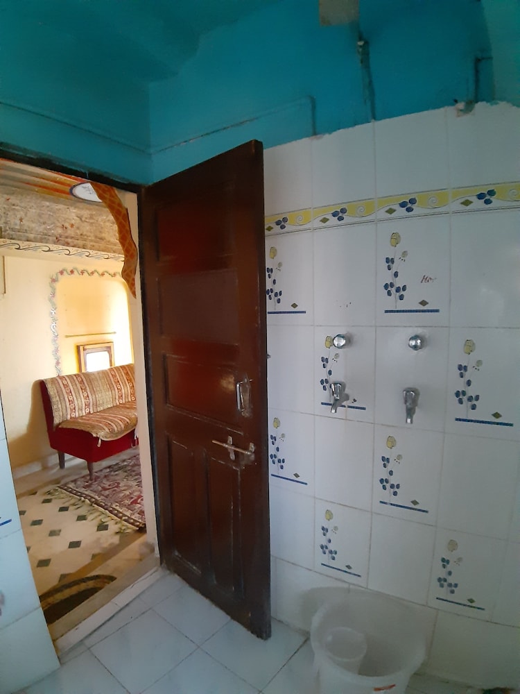 Vista Rooms at Old Royal Palace photo4