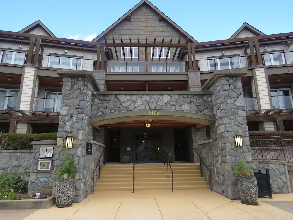 Fairways Hotel on the Mountain 1/27