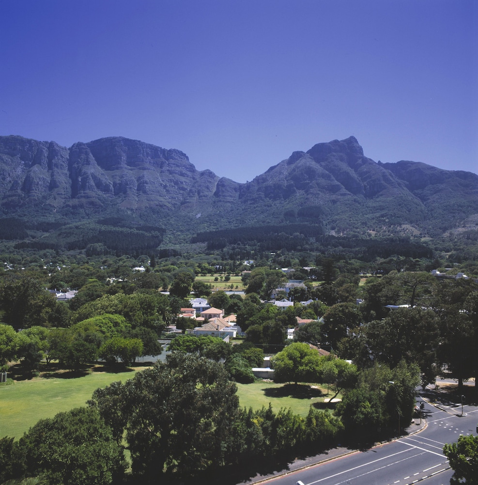 Southern Sun Newlands 39/41