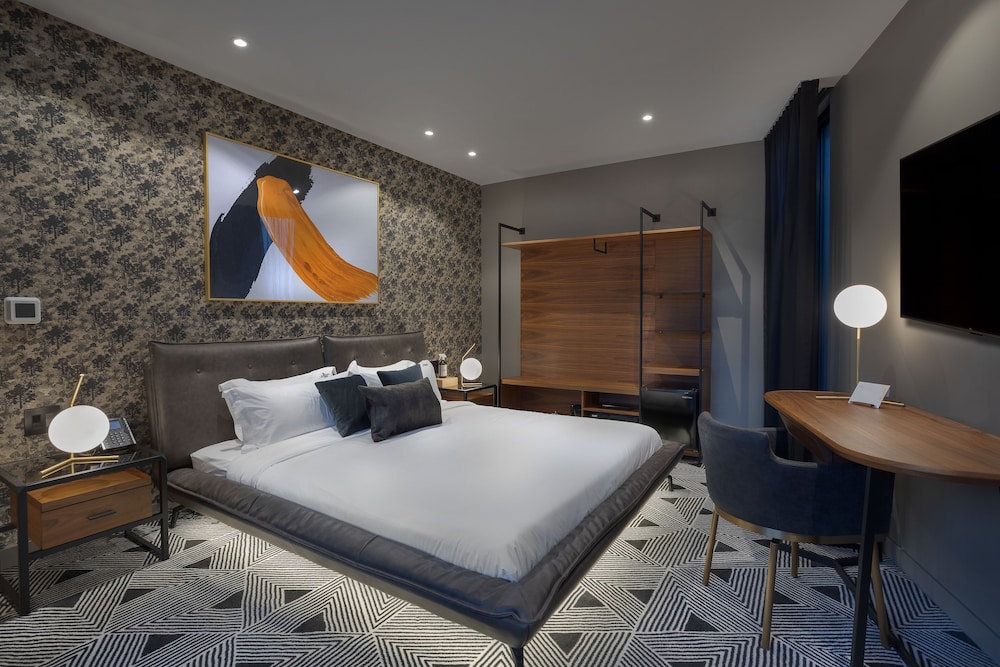 EXECUTIVE, SUITE, KING BED, CITY VIEW