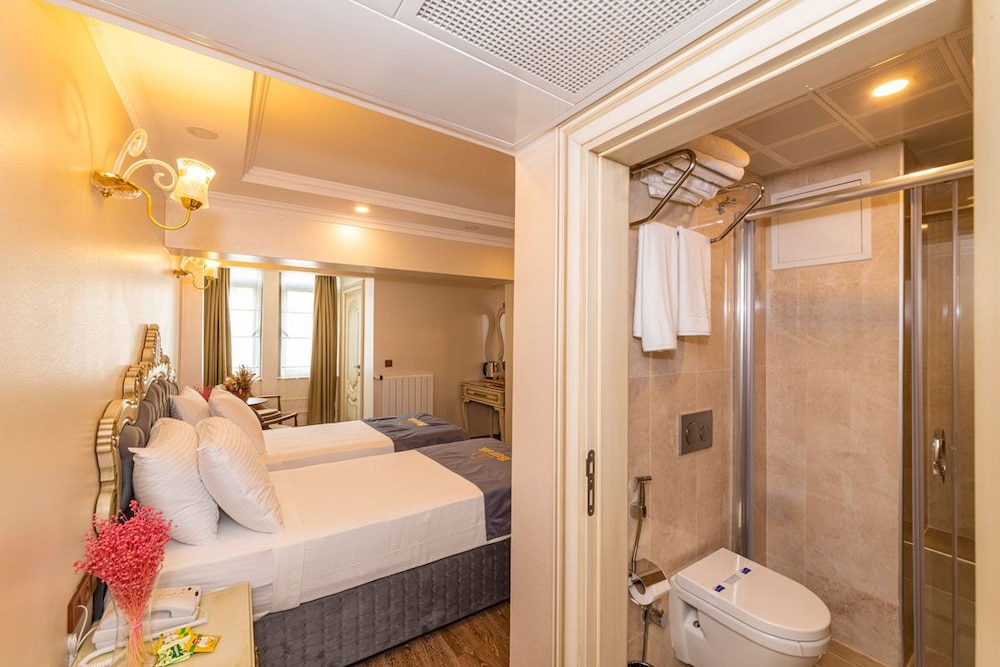 CZN Burak Hotel 74/74