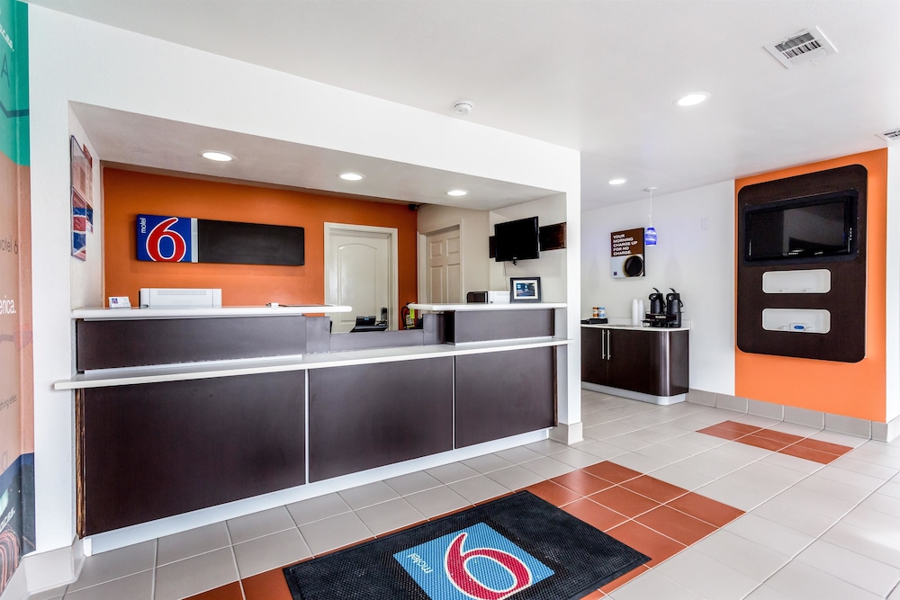 Motel6 Bryan, TX - College Station 6/67