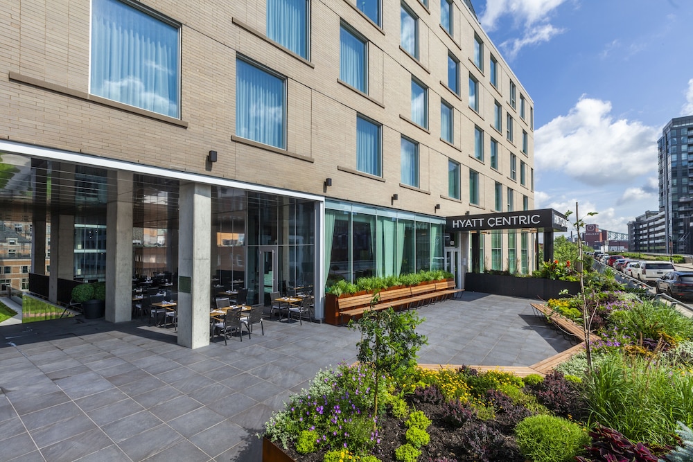 Hyatt Centric Montreal 32/39