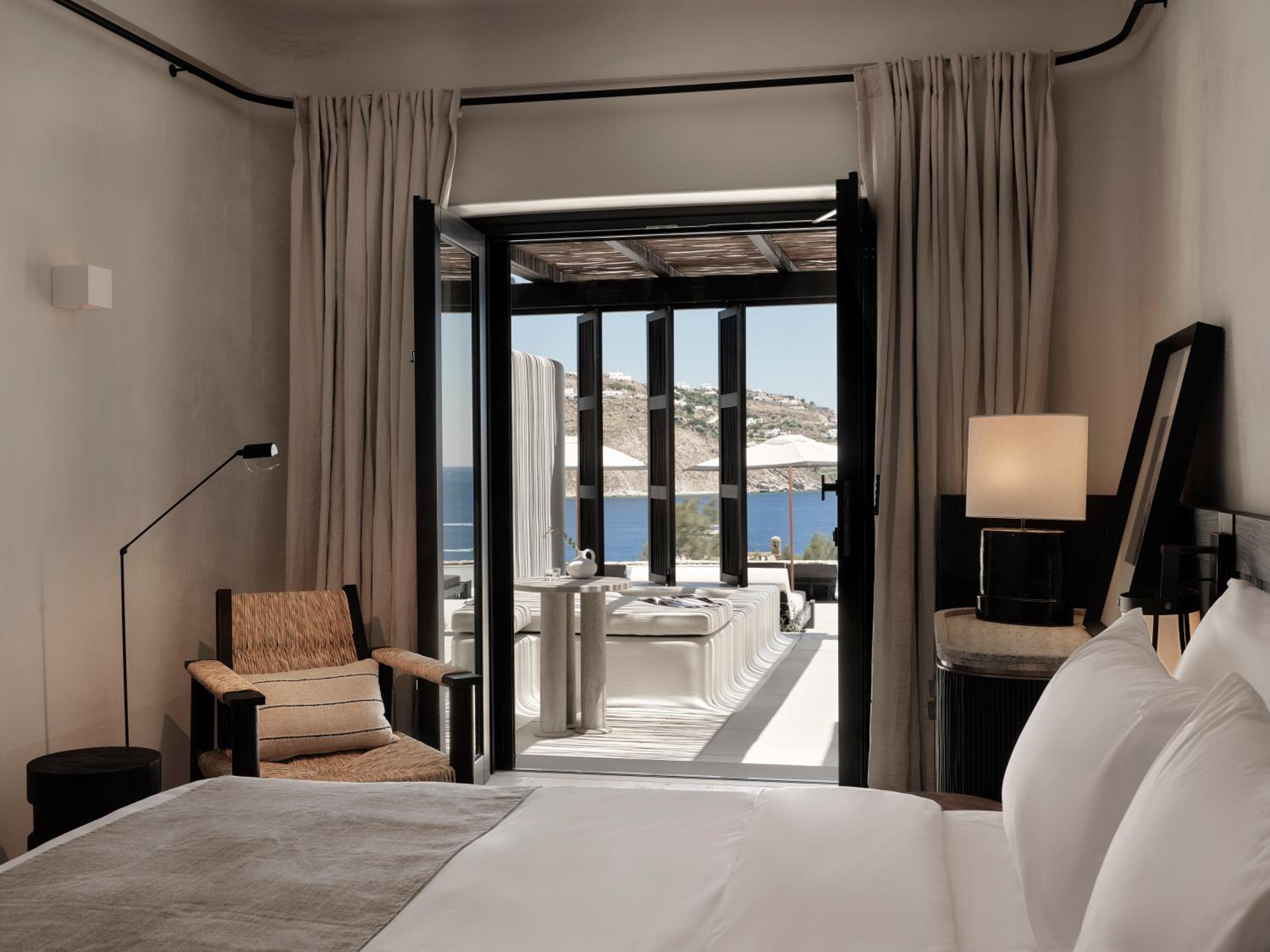 جناح جونيور بإطلالة على البحر بحوض جاكوزي، Kalesma Mykonos 4/10