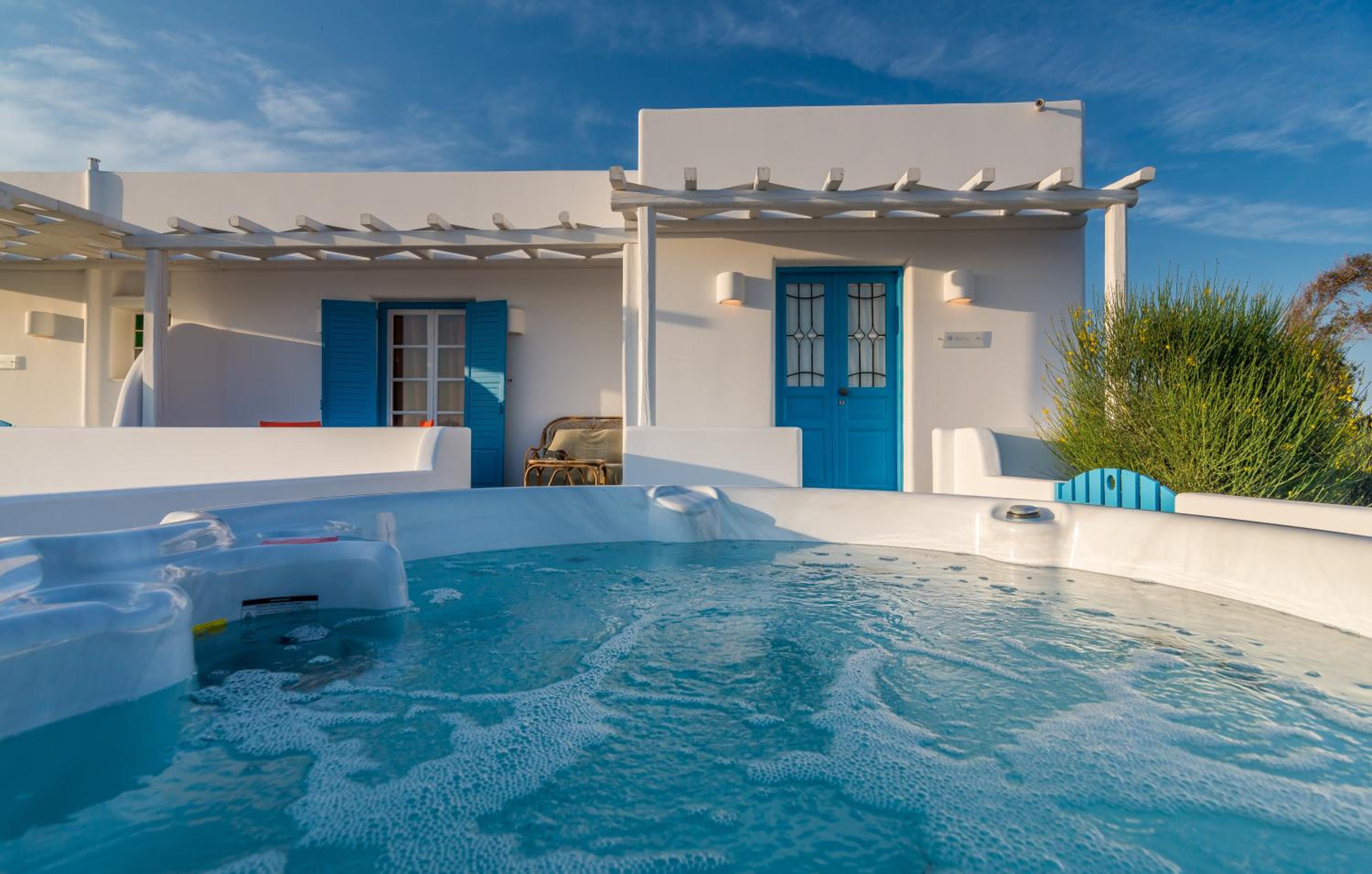Eiriana Luxury Suites 4/60