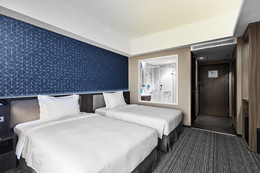 Holiday Inn Express Kaohsiung Love River 20/49
