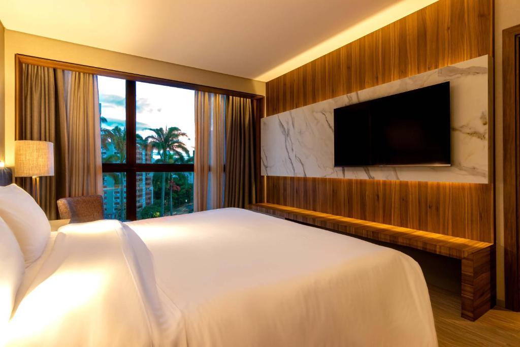 Junior Suite, Street View