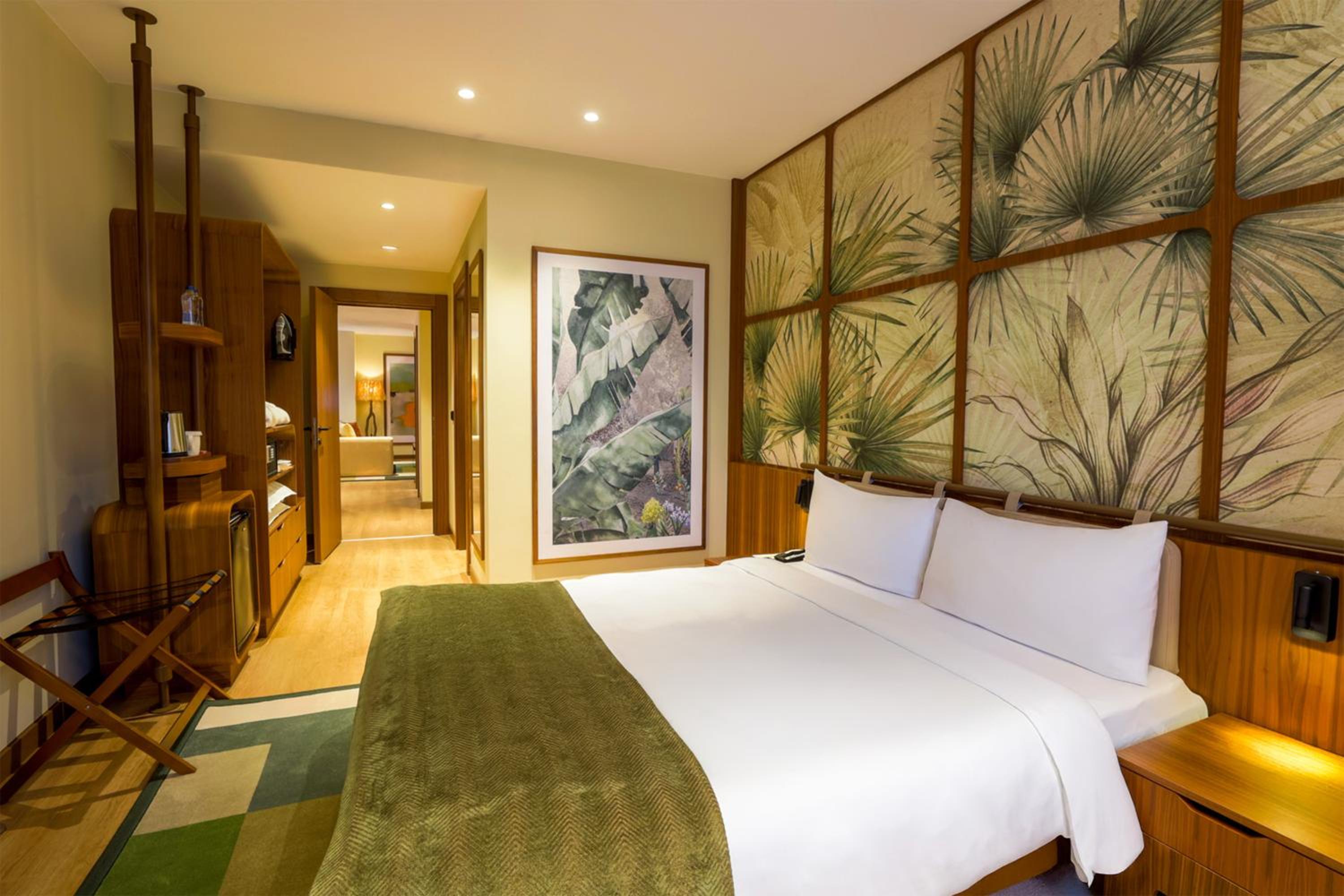 CONNECTING, FAMILY SUITE, STANDARD