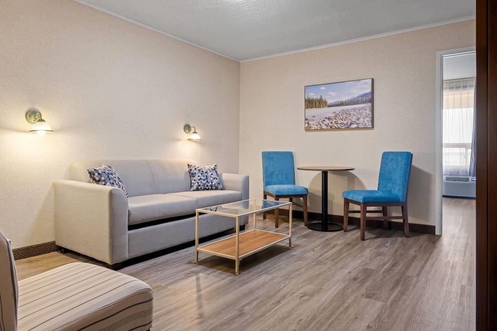 Travelodge by Wyndham Amherst 31/48
