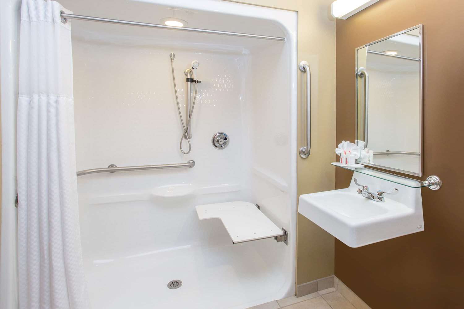 Microtel Inn & Suites By Wyndham Mansfield 9/12