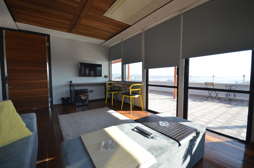 Unver Galata Apart 46/53