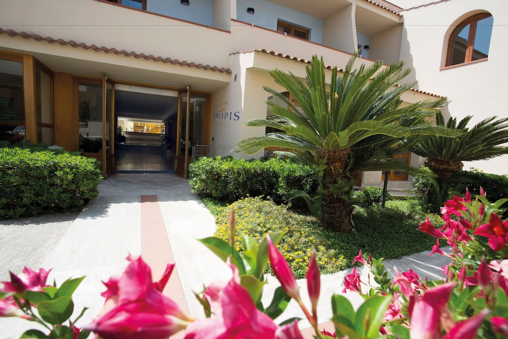 Hotel Tropis 6/70
