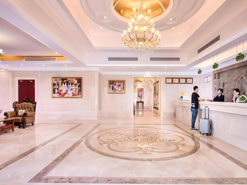 Vienna International Hotel (Shaoxing East Station Wanda) 5/38