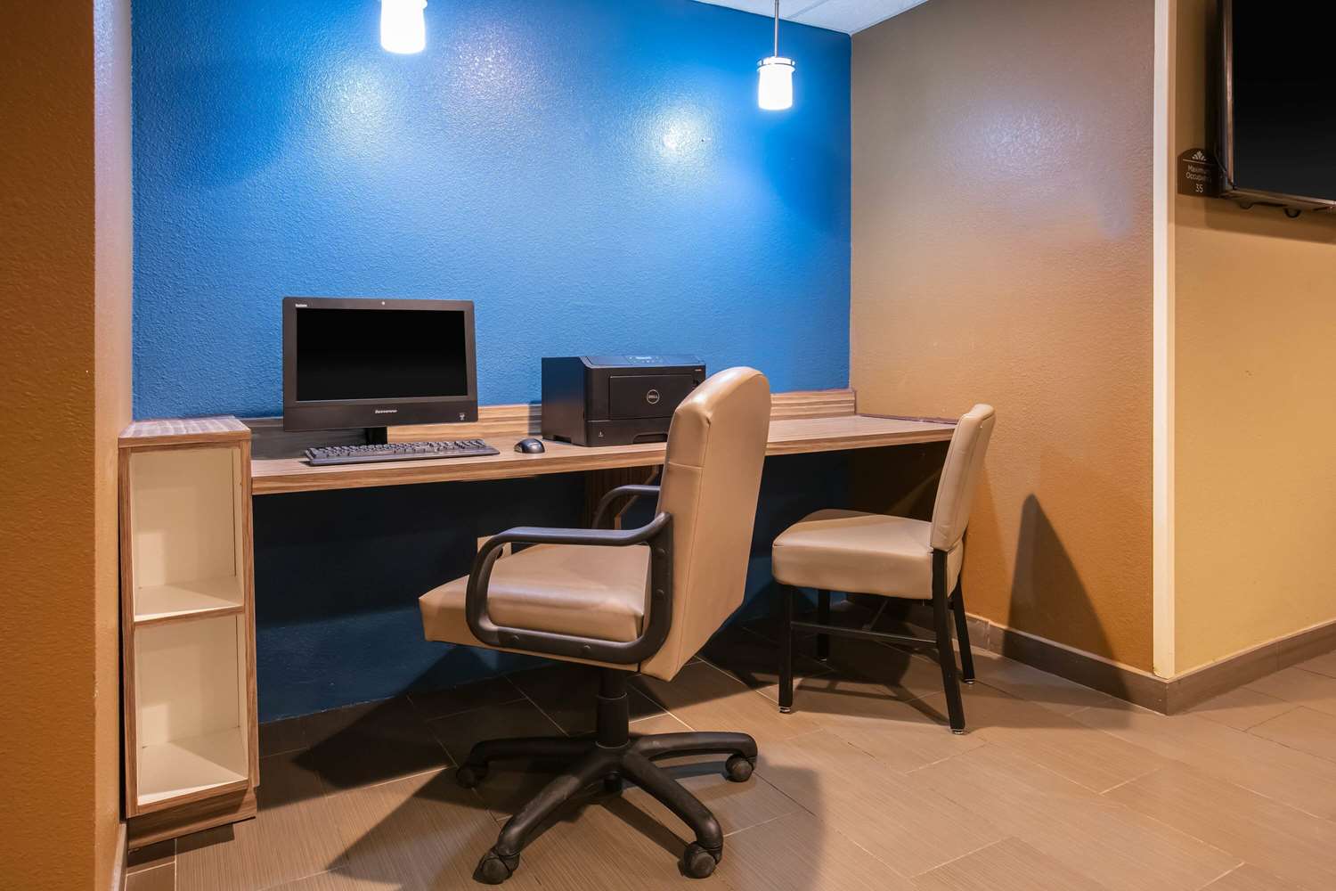 Microtel Inn And Suites By Wyndham Pecos 27/35