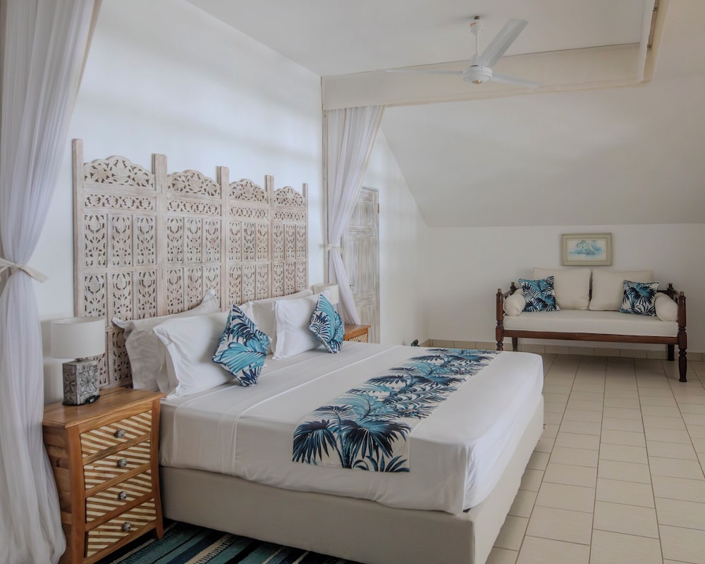 DOUBLE BED