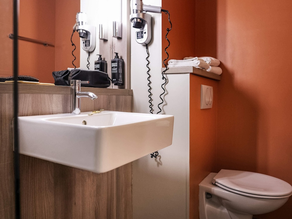 ibis Styles Versailles Saint Quentin en Yvelines Hotel 50/50