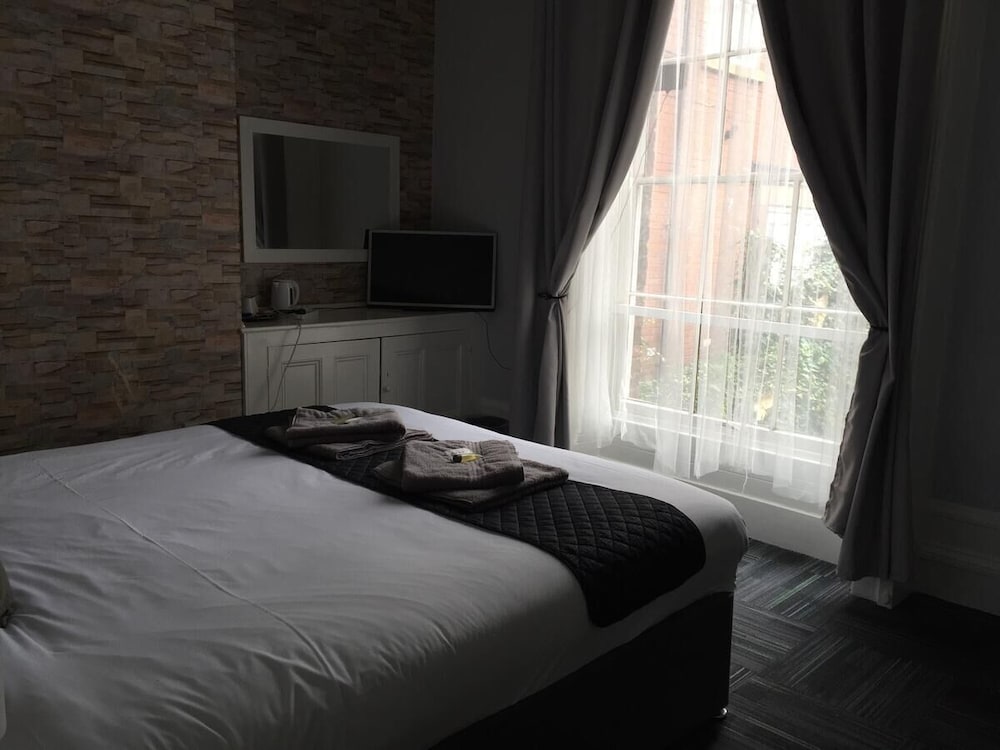 Queen's Guesthouse 12/50