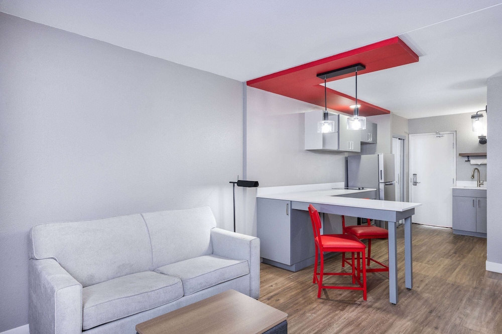 Hawthorn Suites by Wyndham Wichita Airport 26/44