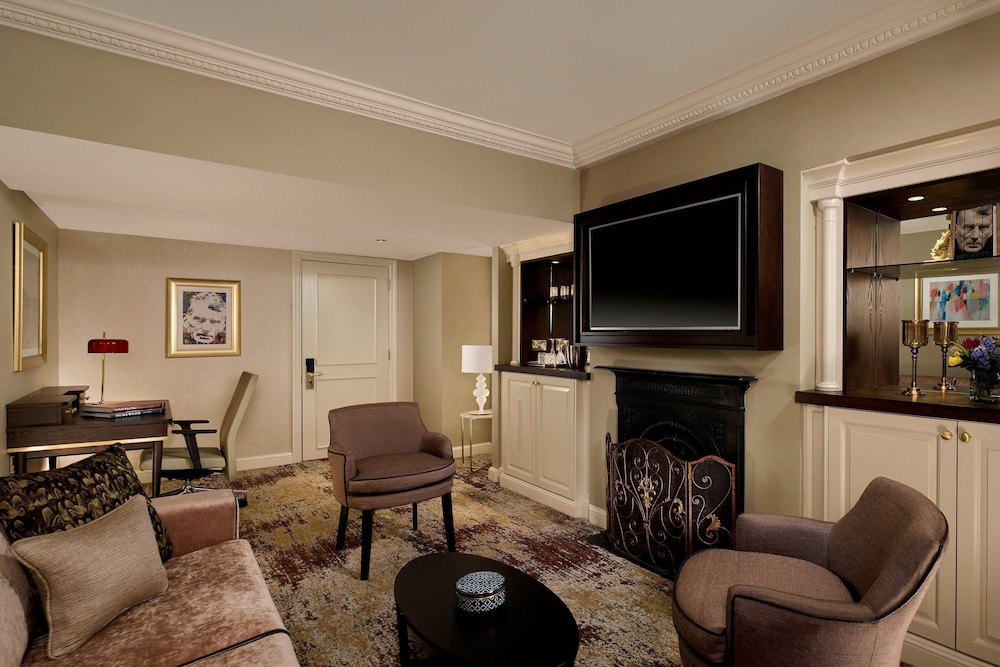The College Green Hotel Dublin, Autograph Collection 50/63