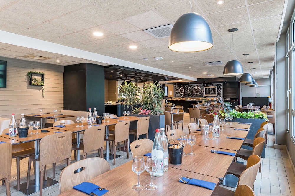 restaurant cafeteria
