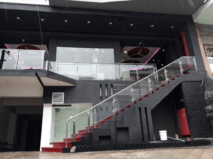 Hotel Surya Pantai Losari Makassar 1/11