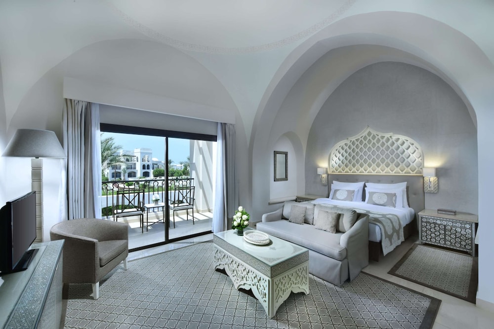 Deluxe, Suite, Queen Bed, Sea View