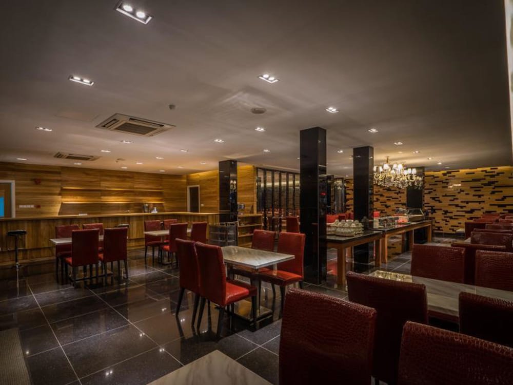 Wiwo Hotel 27/34