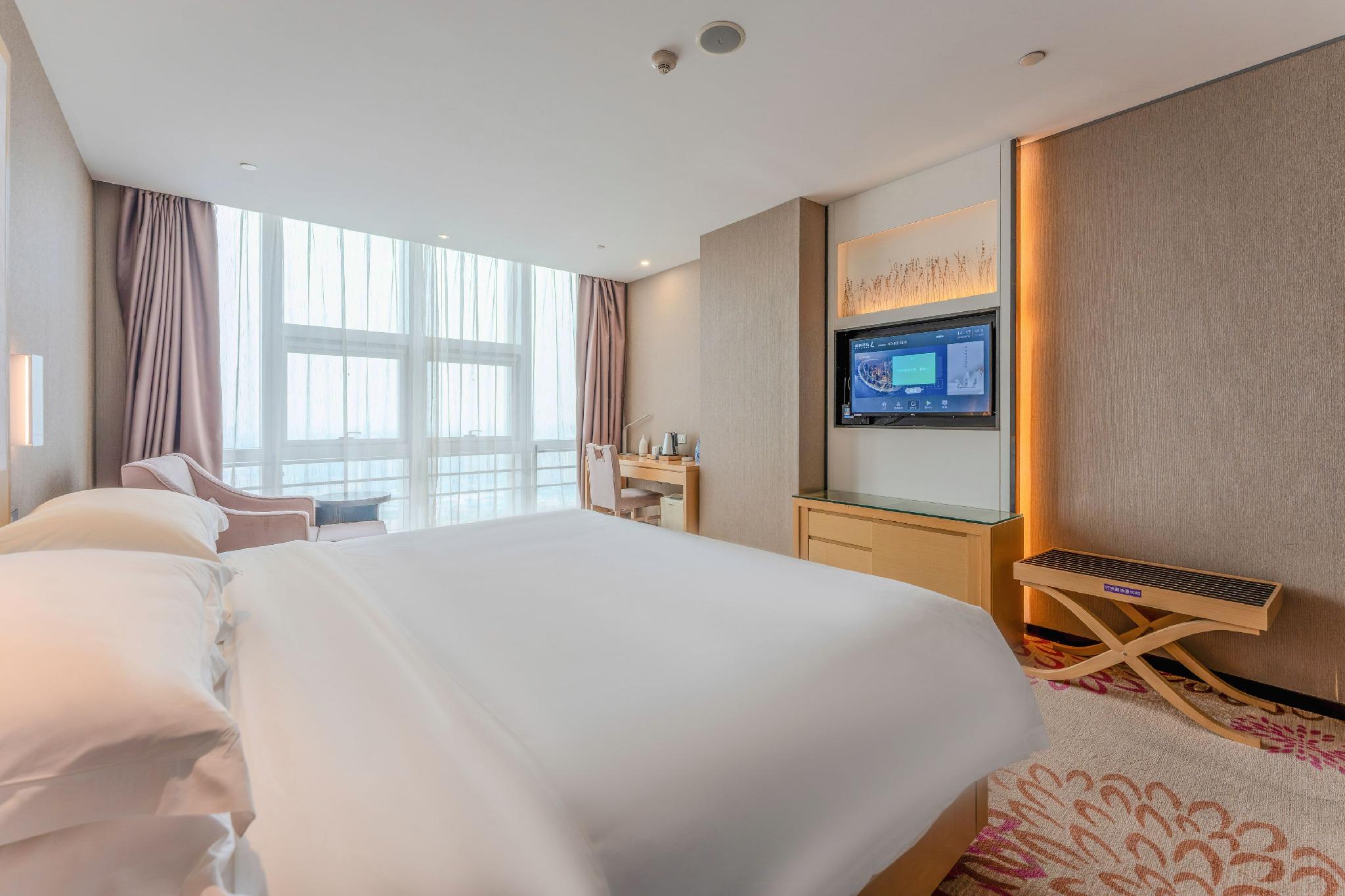 Lavande Hotel (Tianjin Xiangluowan Binhai Railway Station) 16/38