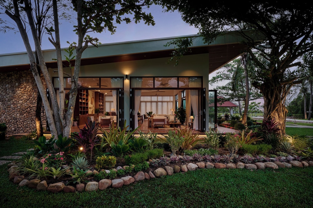 Samanea Beach Resort 2/50