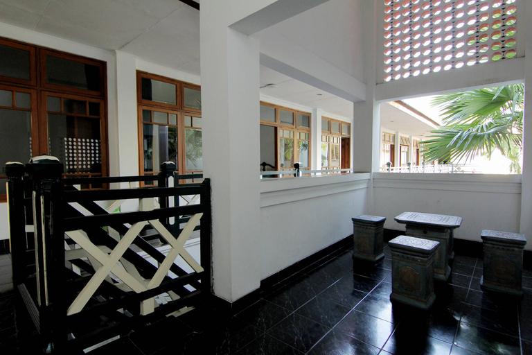 Hotel Fevytra Syariah 4/11