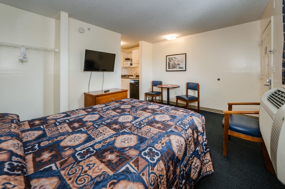 Suburban Extended Stay Clearwater 16/33