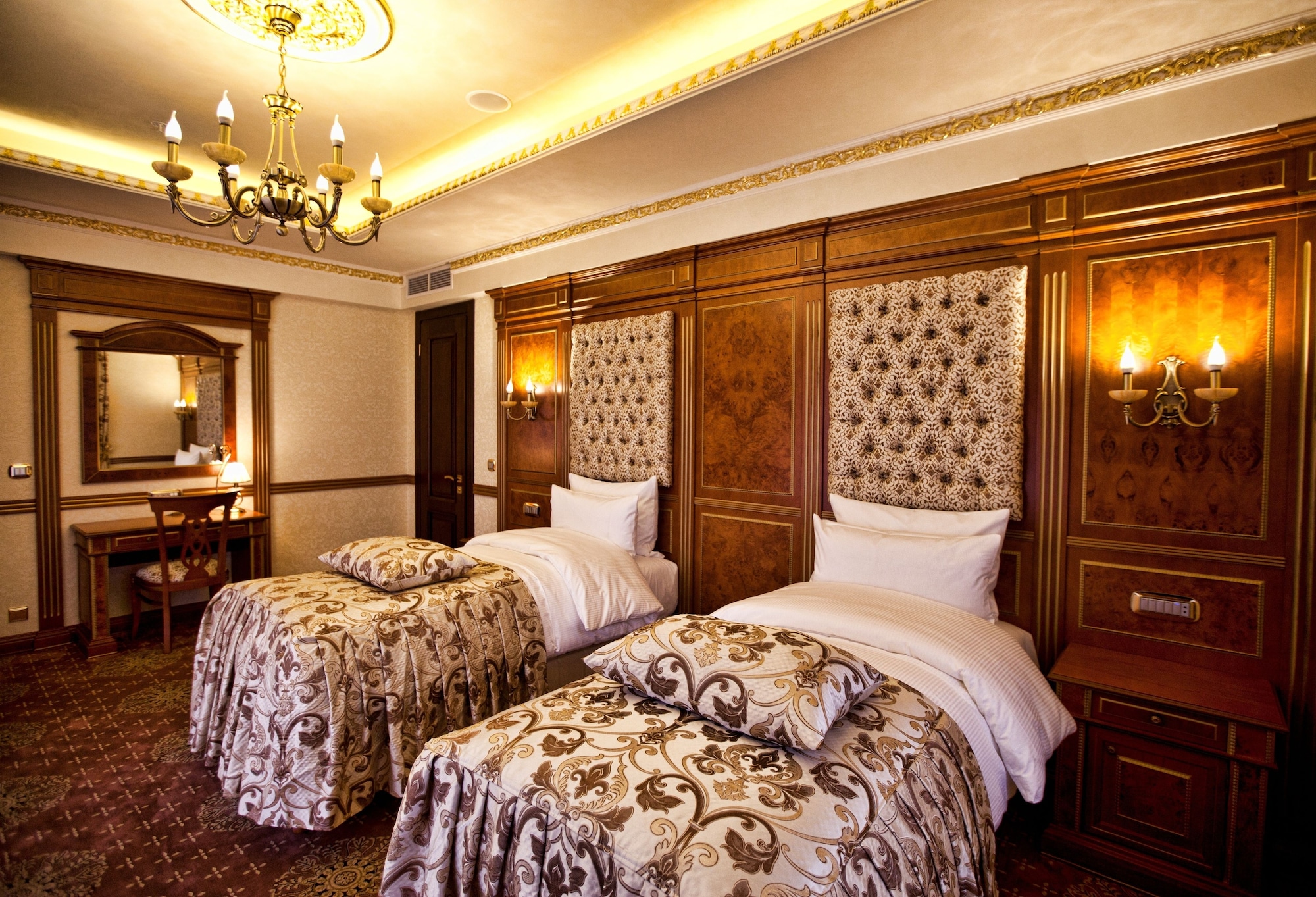 2 BEDROOMS, JUNIOR SUITE, BALCONY