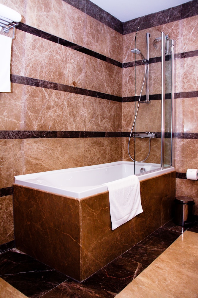 Sapphire Hotel photo4