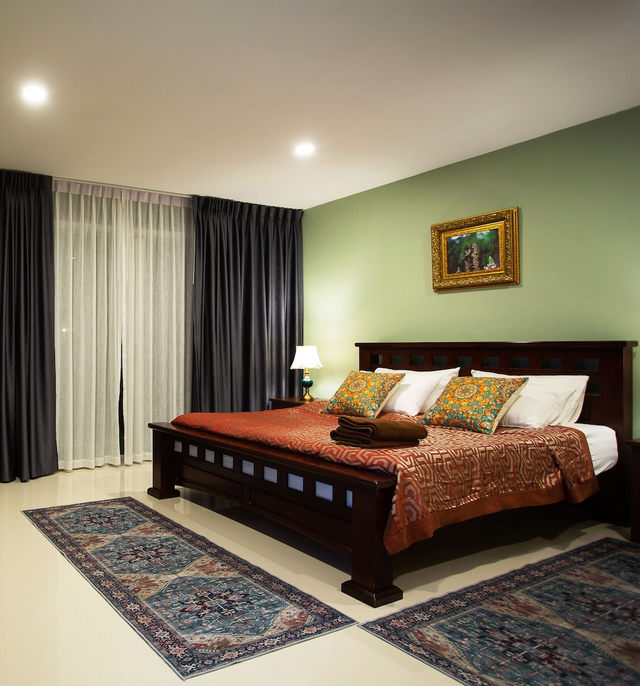 Nirvana Platinum Bbq Villa 7 Bedroom 15/50